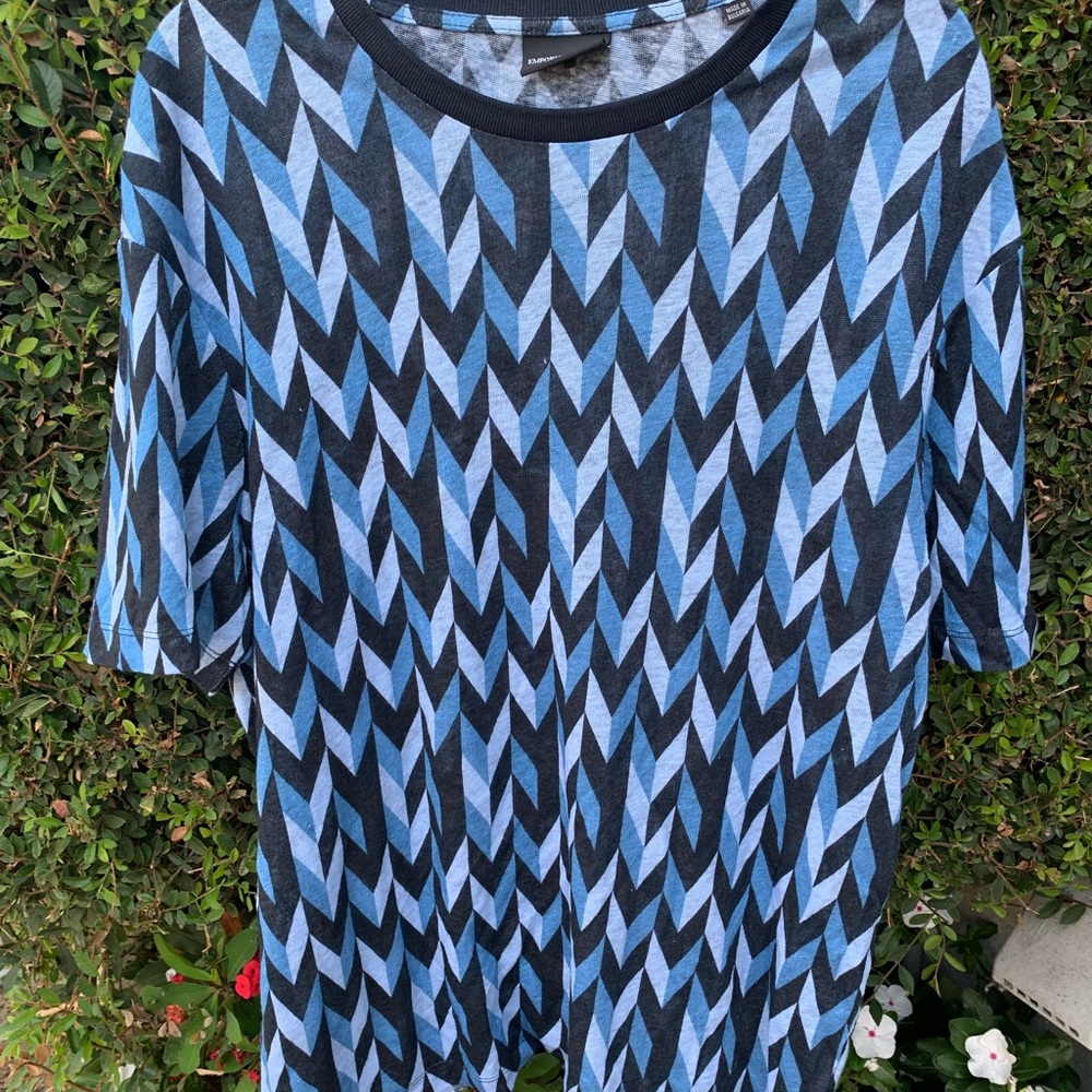Men’s shirt. Practically new. Size L